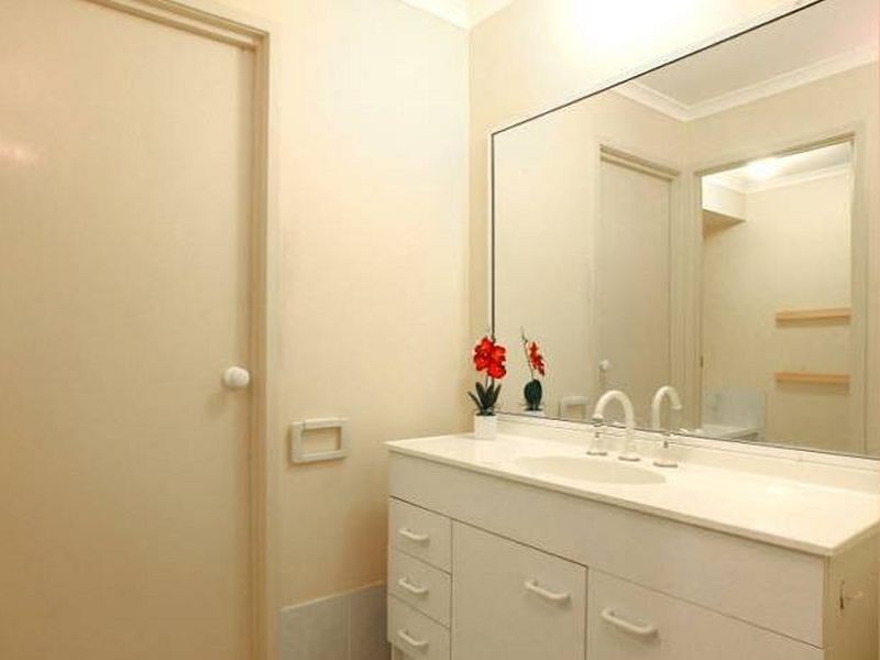 4 Maleny Pl, Helensvale QLD 4212