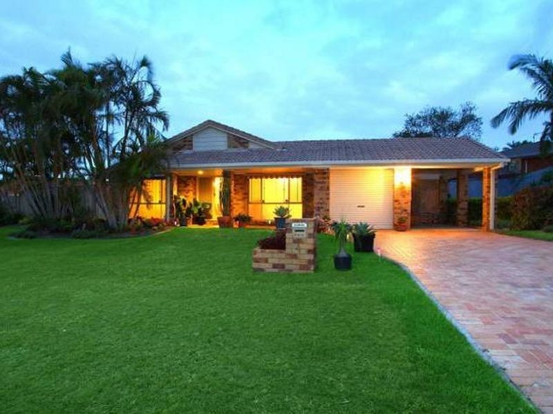 4 Maleny Pl, Helensvale QLD 4212