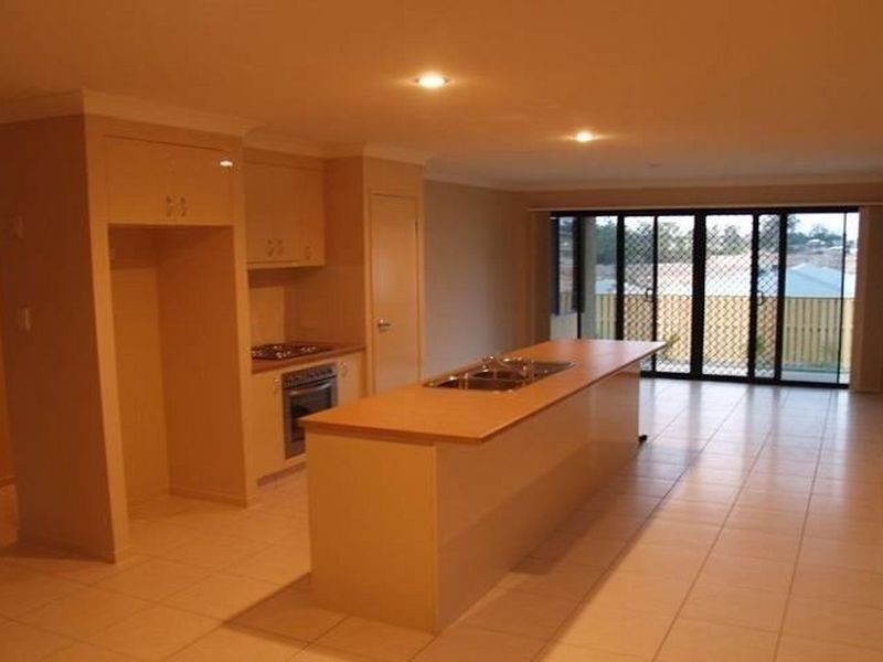 13 Tomah Street, Pacific Pines QLD 4211