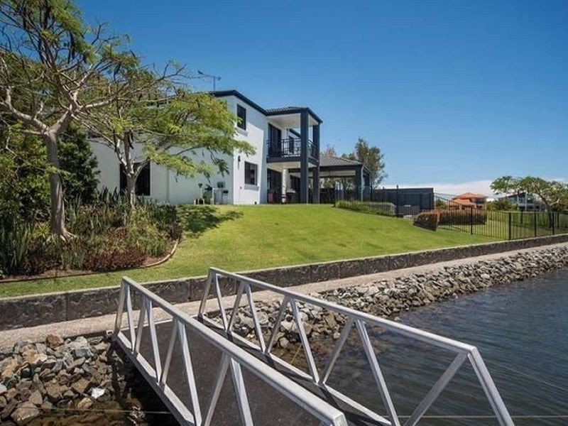 14 Pipers Point, Helensvale QLD 4212