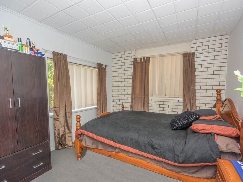 74 Parkes Drive, Helensvale QLD 4212