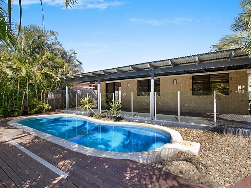 4a Hatutu Street, Pacific Pines QLD 4211