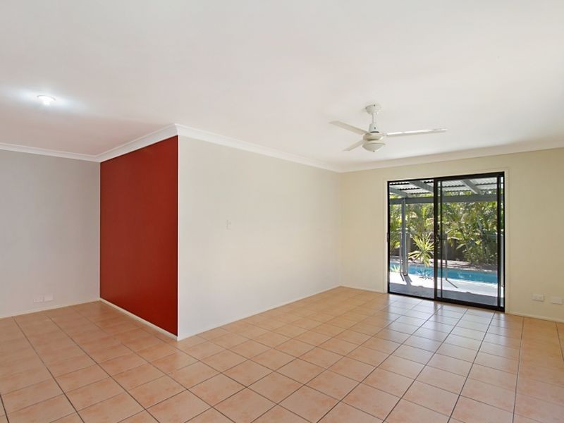4a Hatutu Street, Pacific Pines QLD 4211
