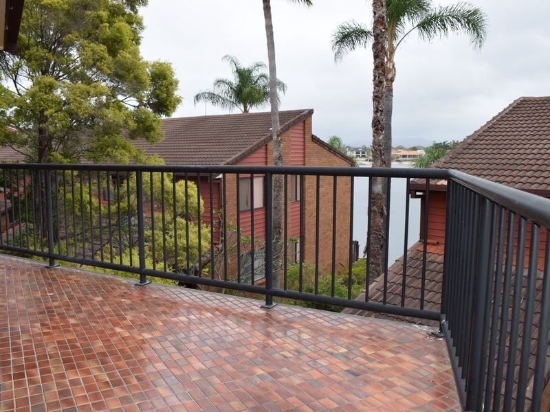 4/17 Duet Drive, Mermaid Waters QLD 4218