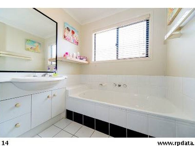 16 Drysdale Lane, Parkwood QLD 4214