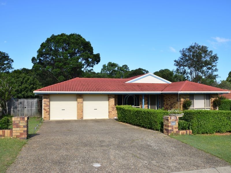 242 Mildura Drive, Helensvale QLD 4212