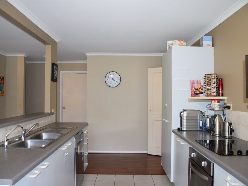 242 Mildura Drive, Helensvale QLD 4212