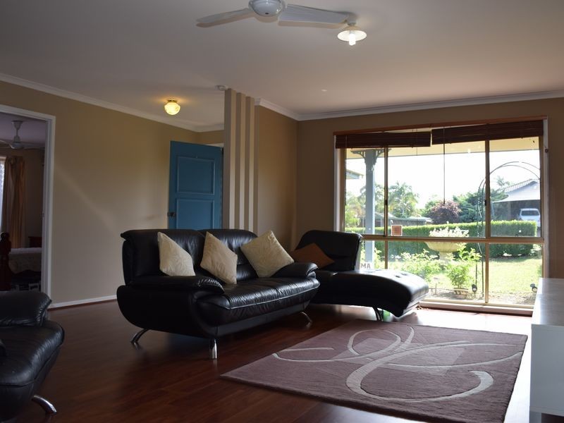 242 Mildura Drive, Helensvale QLD 4212