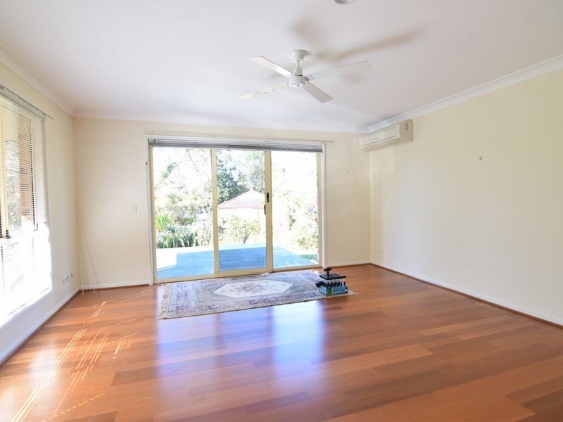 17 Doyalson Place, Helensvale QLD 4212