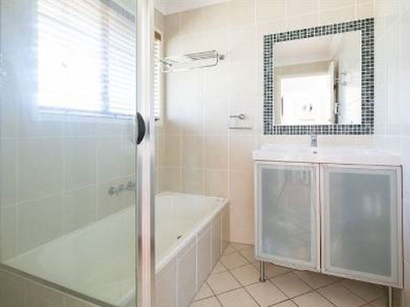 44 Ridgevale Drive, Helensvale QLD 4212