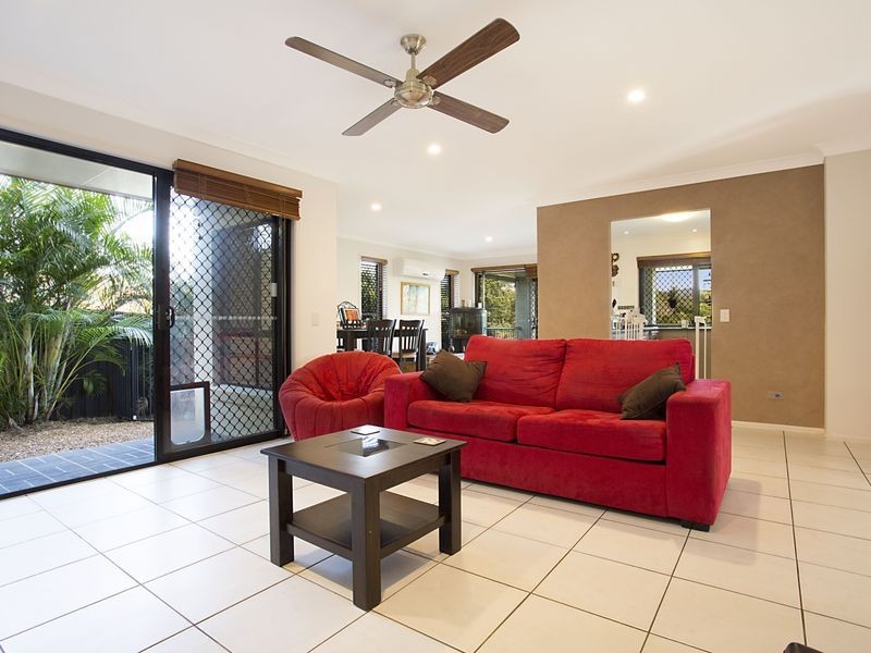 2 Nara Crescent, Oxenford QLD 4210