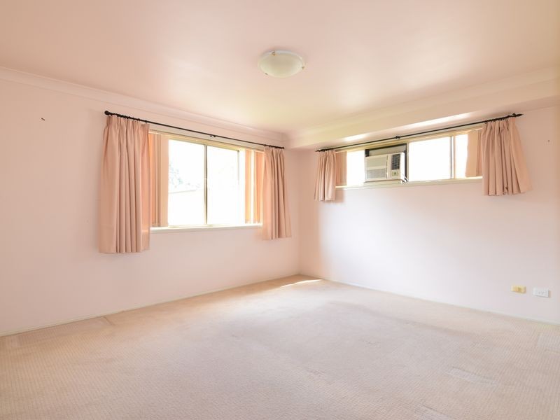 153 Mildura drive, Helensvale QLD 4212