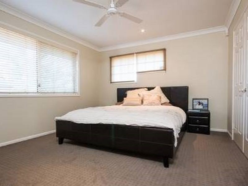 11 Oyster Cove Promenade, Helensvale QLD 4212