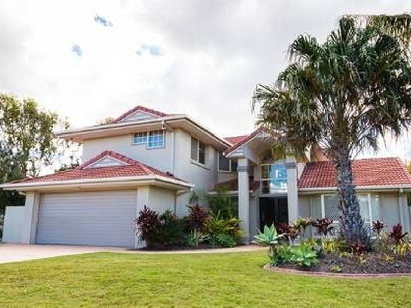 11 Oyster Cove Promenade, Helensvale QLD 4212