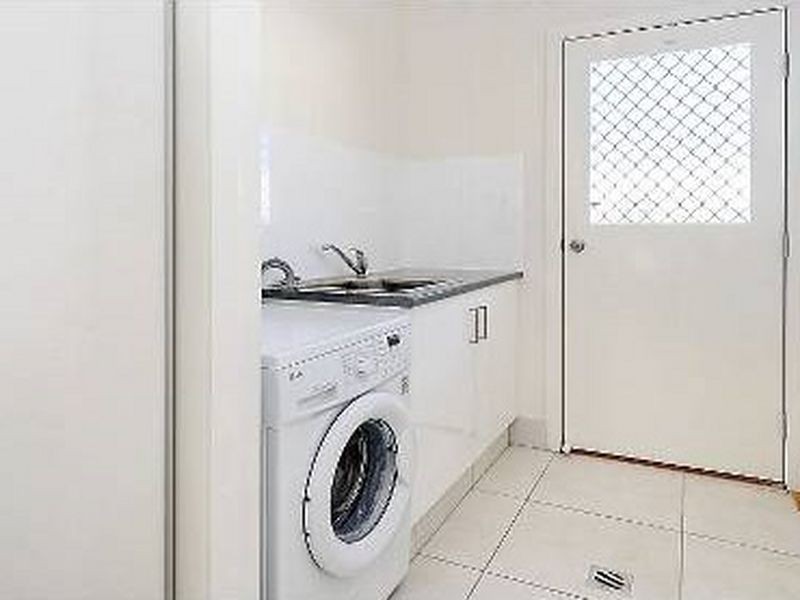 5 Mac Close, Oxenford QLD 4210