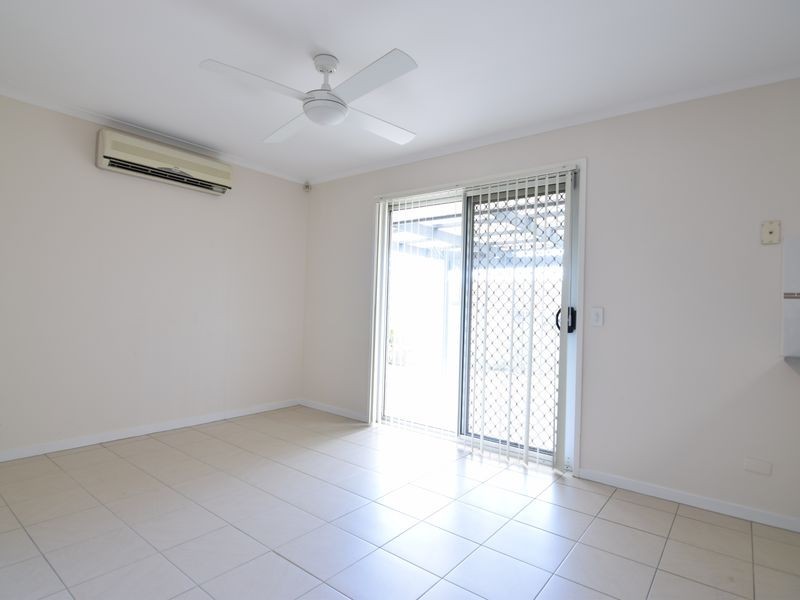 18 Barradine Crescent, Helensvale QLD 4212