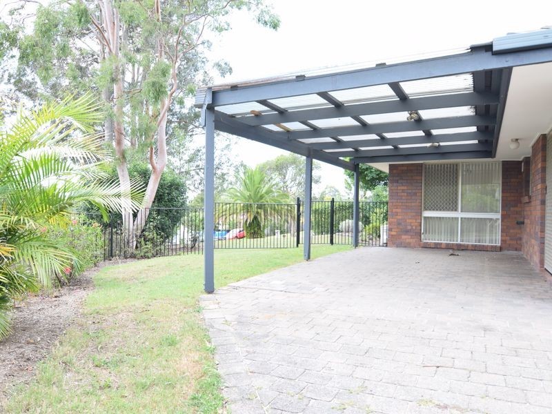18 Barradine Crescent, Helensvale QLD 4212