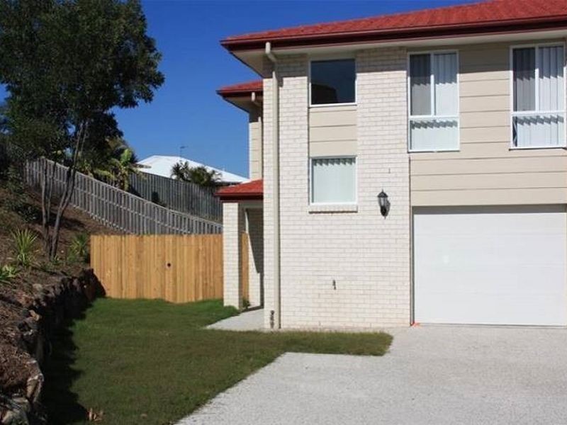 2/32 Wellers Street, Pacific Pines QLD 4211