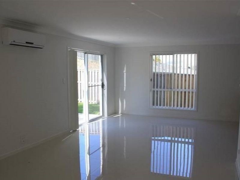 2/32 Wellers Street, Pacific Pines QLD 4211
