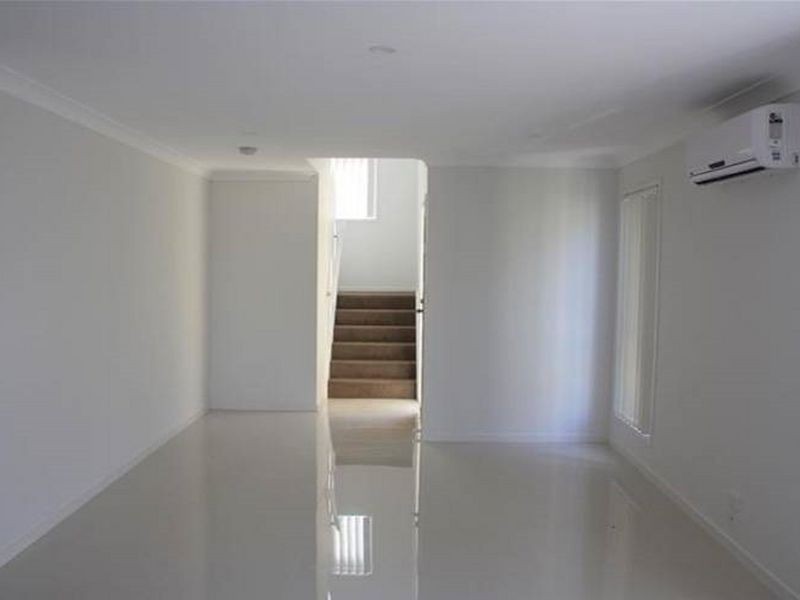 2/32 Wellers Street, Pacific Pines QLD 4211