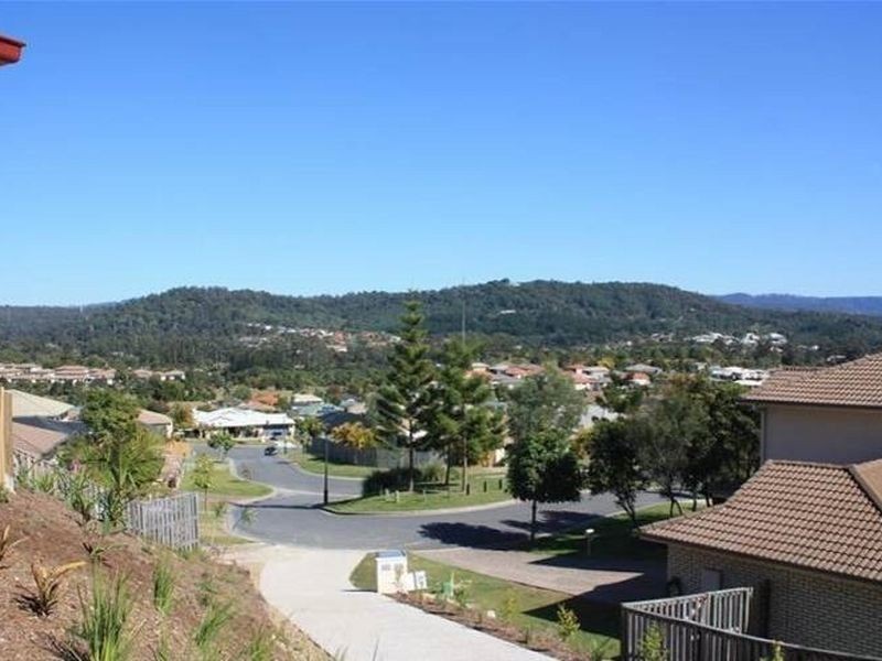 2/32 Wellers Street, Pacific Pines QLD 4211