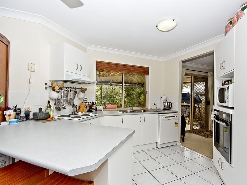 8 Takahe Street, Pacific Pines QLD 4211