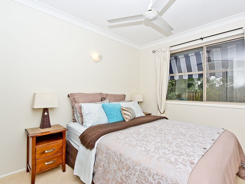 8 Takahe Street, Pacific Pines QLD 4211