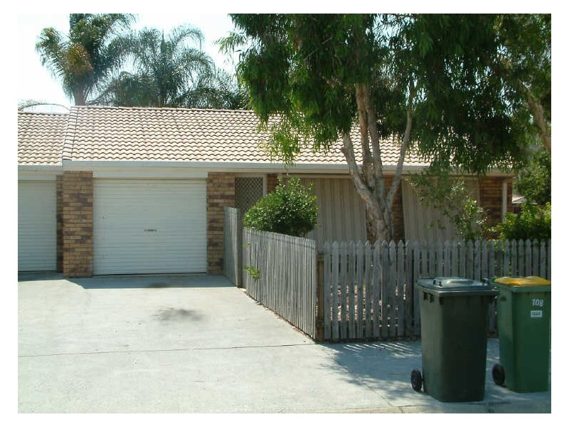 2/108 Riveroak Drive, Helensvale QLD 4212