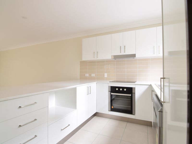 2/28 Careel Close, Helensvale QLD 4212