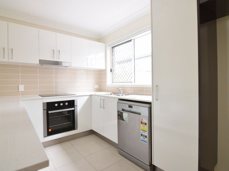 2/28 Careel Close, Helensvale QLD 4212