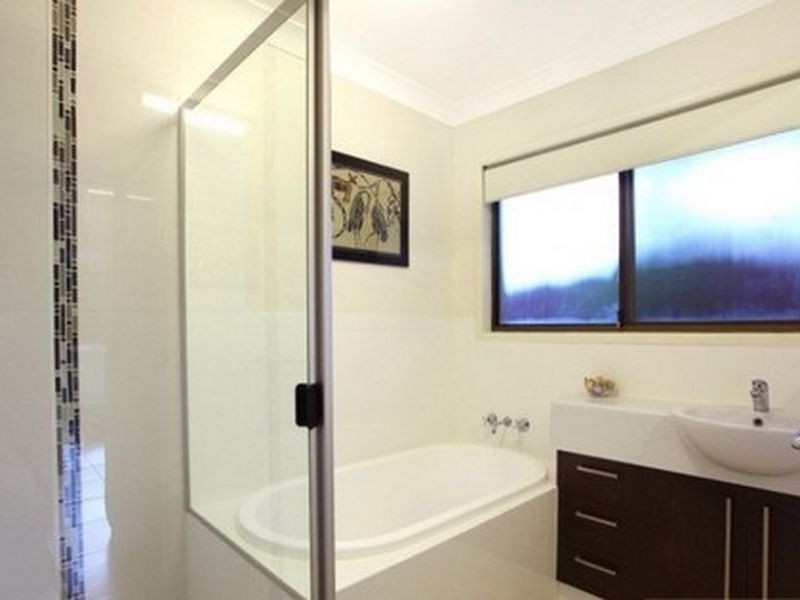 20 Ashford Road, Helensvale QLD 4212