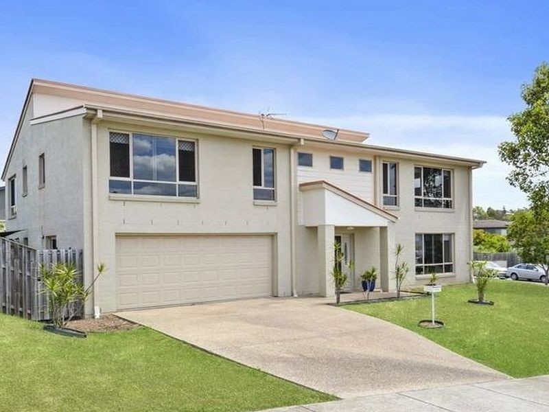 1/1 Ainsworth Street, Pacific Pines QLD 4211