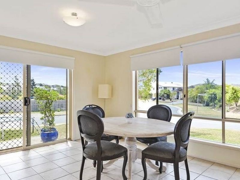 1/1 Ainsworth Street, Pacific Pines QLD 4211