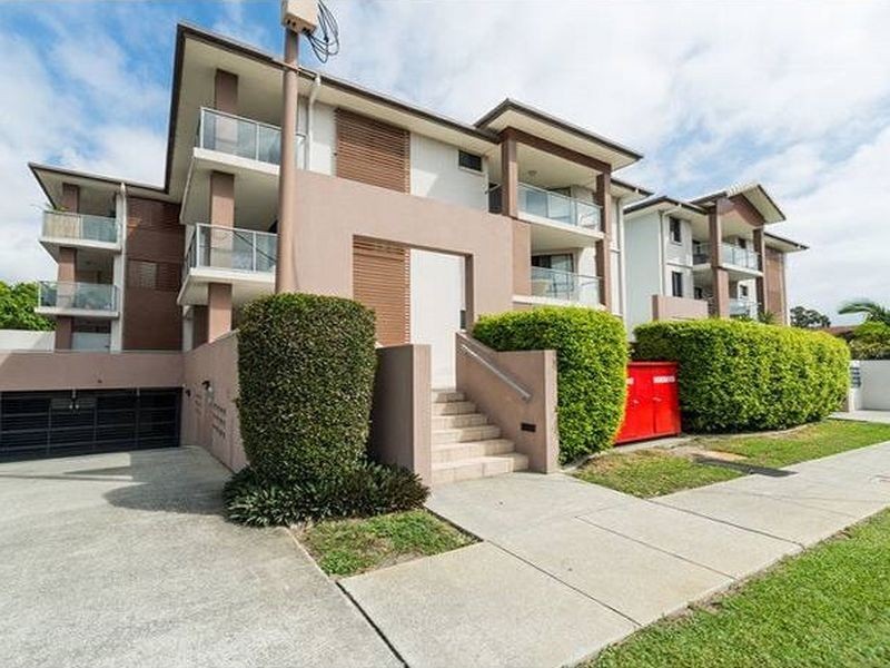 4/32 Bath Street, Labrador QLD 4215