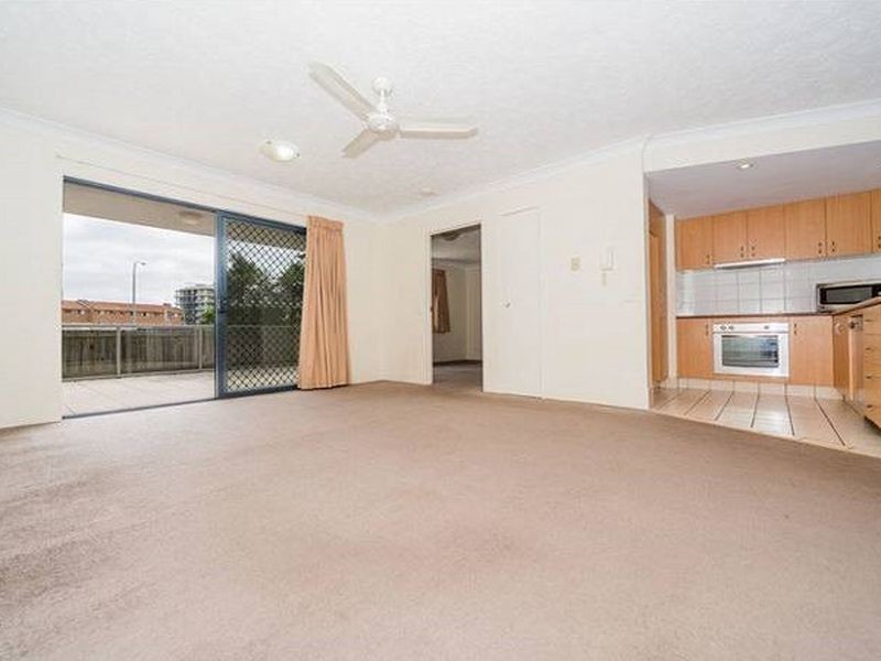 4/32 Bath Street, Labrador QLD 4215