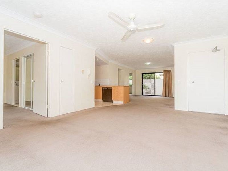 4/32 Bath Street, Labrador QLD 4215