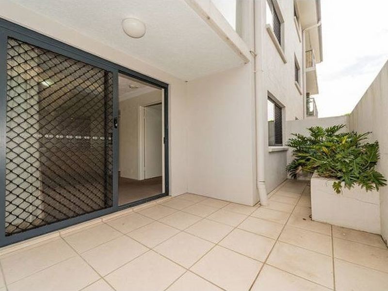 4/32 Bath Street, Labrador QLD 4215