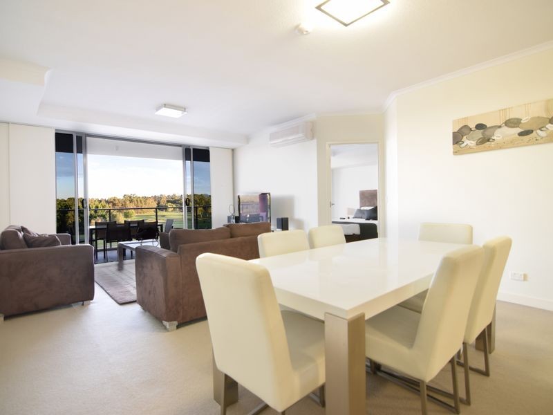 242/135 Lakelands Drive, Merrimac QLD 4226