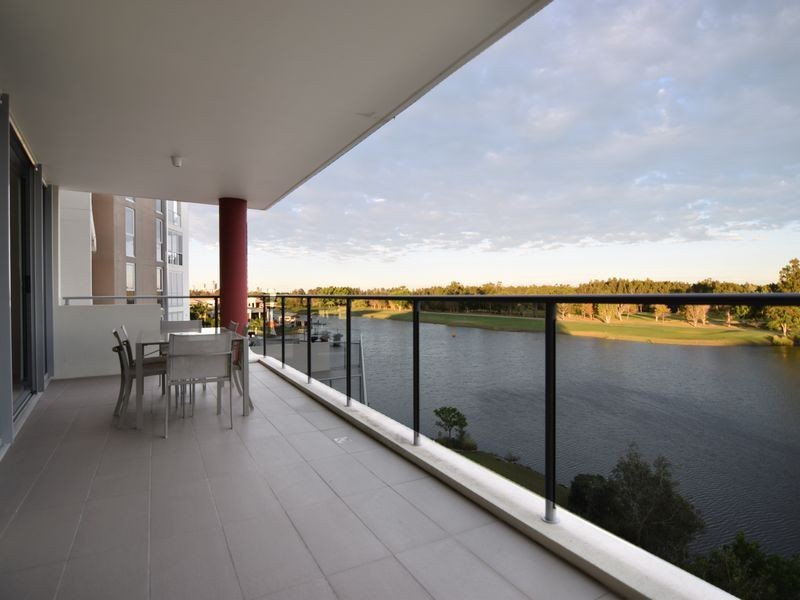 242/135 Lakelands Drive, Merrimac QLD 4226