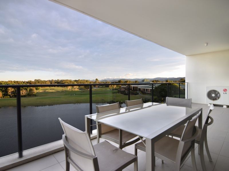 242/135 Lakelands Drive, Merrimac QLD 4226