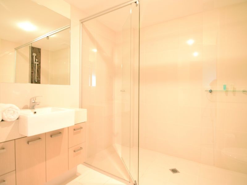 242/135 Lakelands Drive, Merrimac QLD 4226