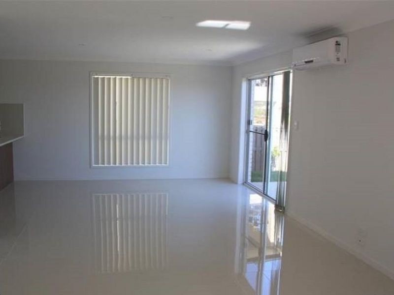 1/32 Wellers Street, Pacific Pines QLD 4211