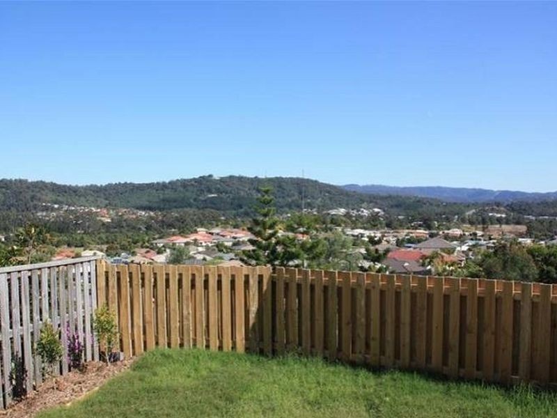 1/32 Wellers Street, Pacific Pines QLD 4211