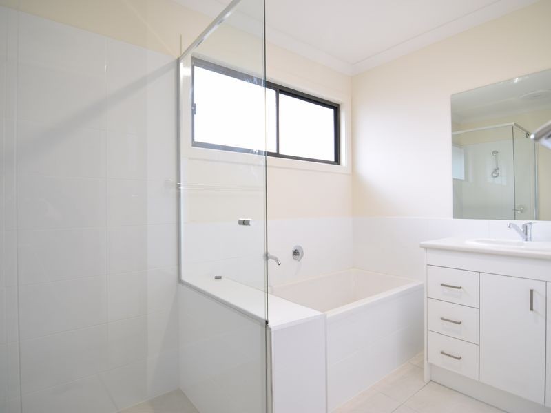 3 Hellman  Street, Molendinar QLD 4214