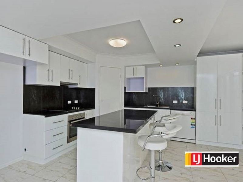 31 Hadrian Crescent, Pacific Pines QLD 4211