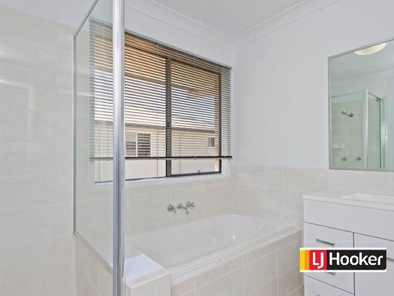 31 Hadrian Crescent, Pacific Pines QLD 4211