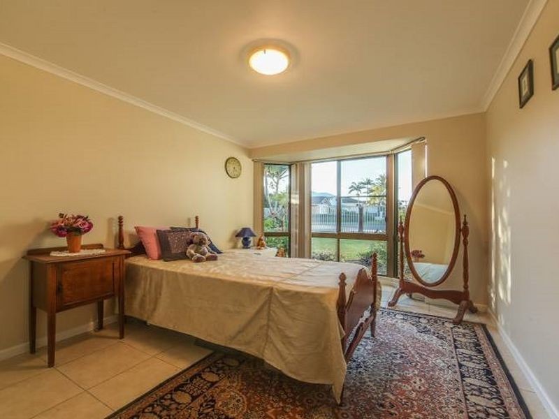 13 Shoe Street, Hope Island QLD 4212