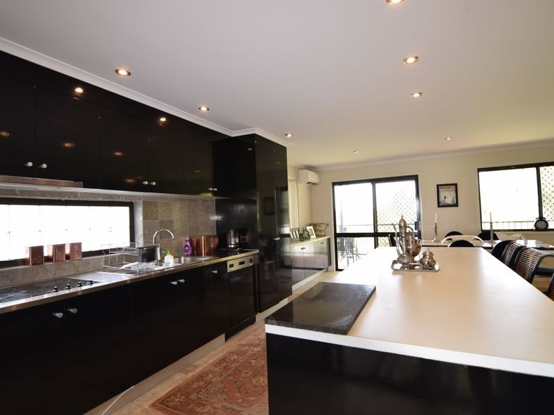 13 Shoe Street, Hope Island QLD 4212