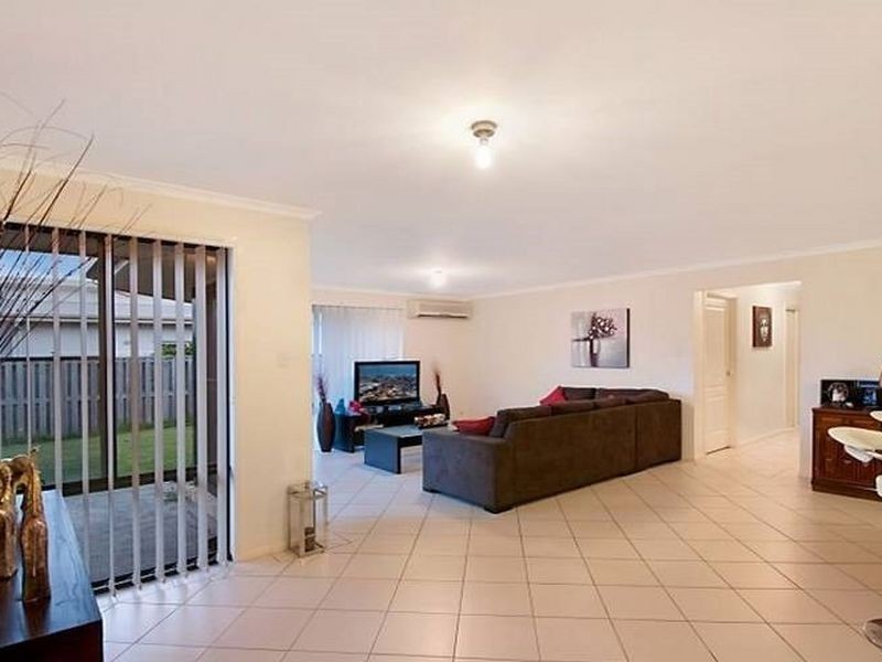 8 Ansett Way, Upper Coomera QLD 4209