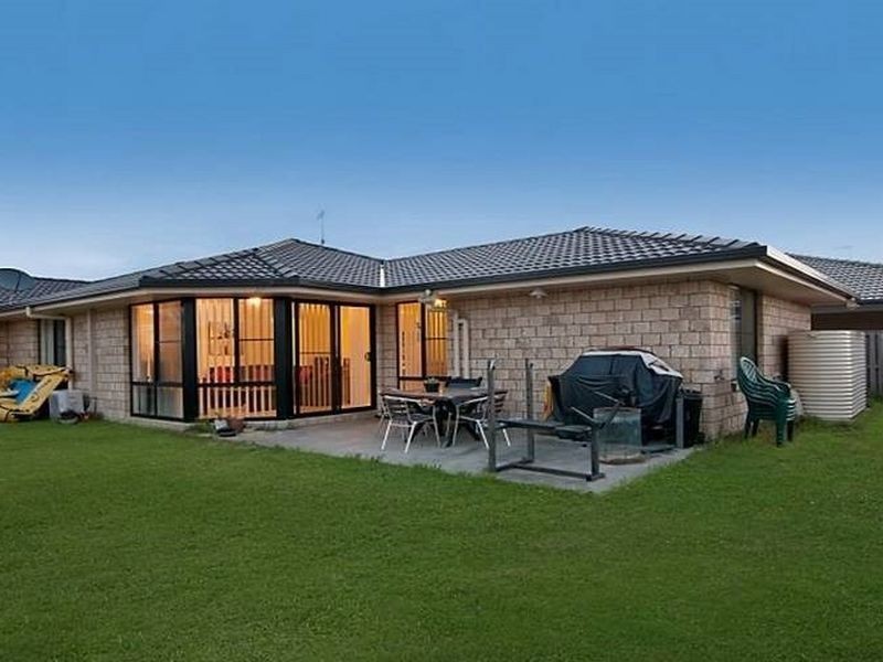 8 Ansett Way, Upper Coomera QLD 4209